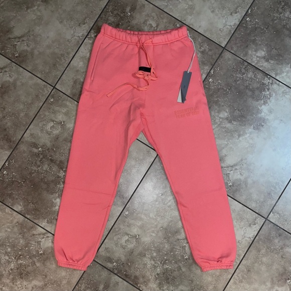 Fear of God Essentials Sweatpant Coral FW22 Small - Picture 1 of 8